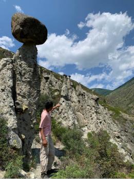 Джип тур по Алтаю  на Каменные грибы