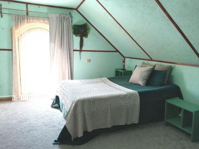 Спальня с двухместной кроватью
