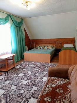 5-местная комната  (двуспальная кровать, односпальная кровать, диван)