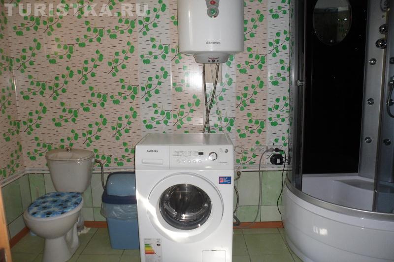 Санузел с душем и стиральной машиной