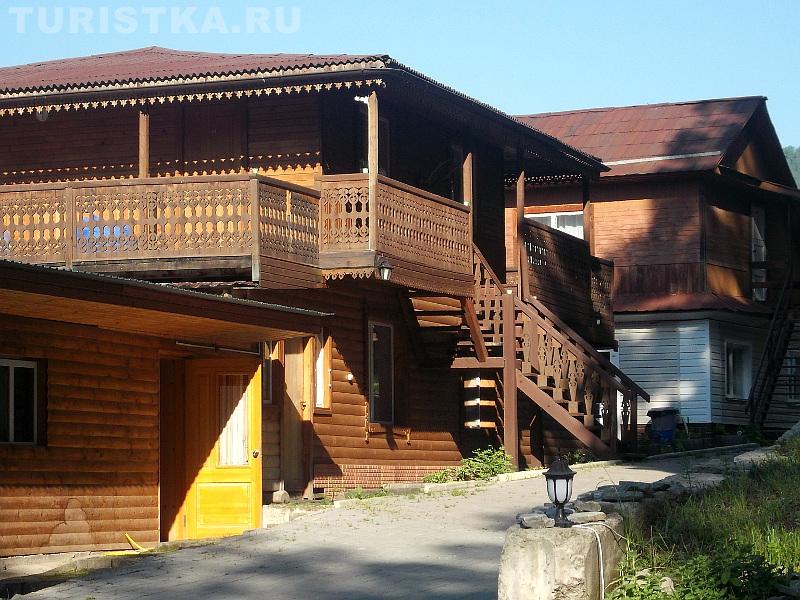 Теплый деревянный дом
