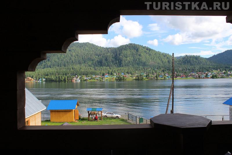 Вид с балкона на Телецкое озеро