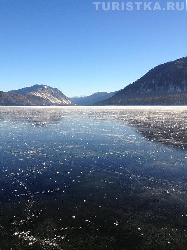 Лед на Телецком озере
