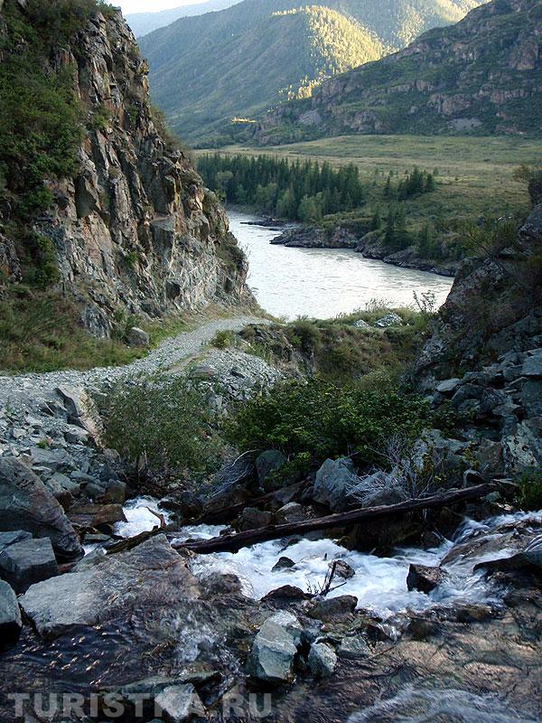 Вид на Катунь из ущелья реки Бельтертуюк