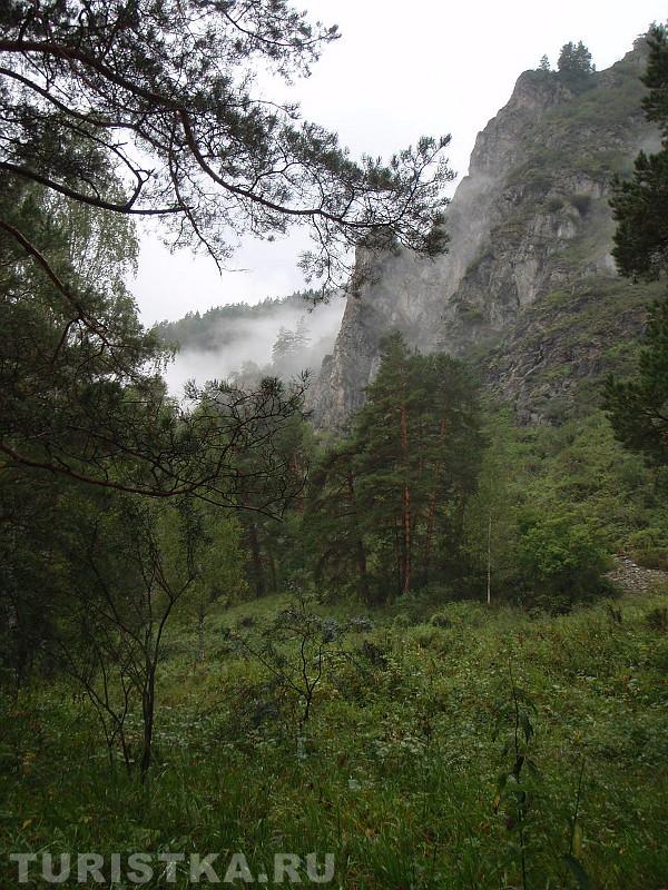 Скалы в Чемальской долине