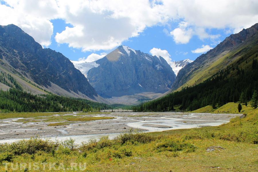 Долина реки Актру, гора Караташ,  ледник Малый Актру (слева)