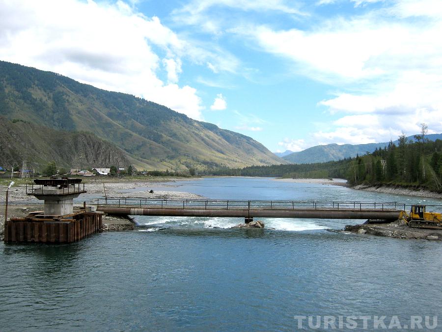 Строительство нового моста через реку Катунь