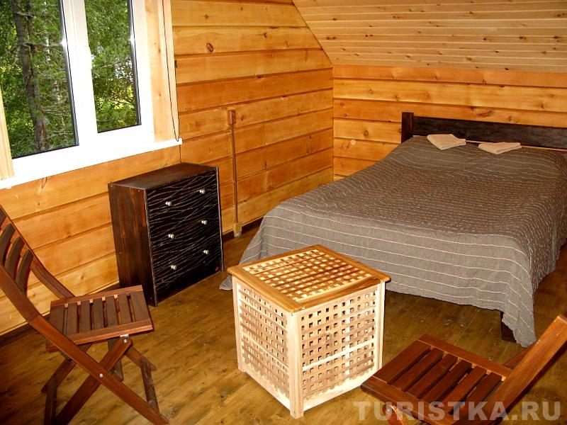Комната с двуспальной кроватью