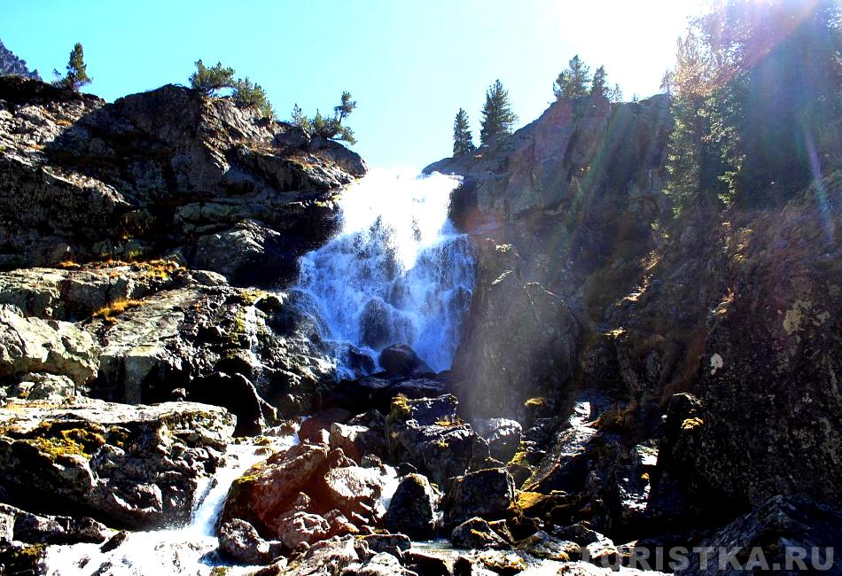 Водопад Куйгук вдали : Горный Алтай