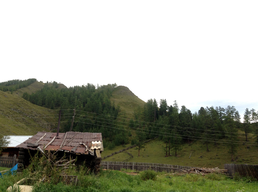 Вид из села Маральник на горы, куда предстоит держать путь