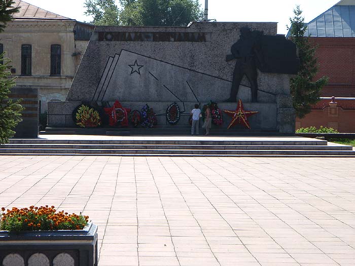 Монумент бийчанам, погибшим в годы ВОВ