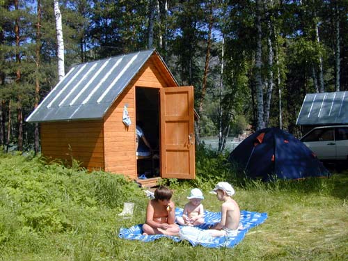 Домик и палатка