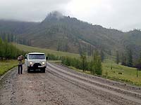 Автопробег по Горному Алтаю (май 2006) : Возле перевала Верх-Кукуя