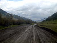 Автопробег по Горному Алтаю (май 2006) : Спуск с Келейского перевала
