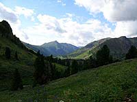 Горный Алтай : Поход от Чемала до Телецкого (лето 2007) : Вид назад на медвежий Аксазкан