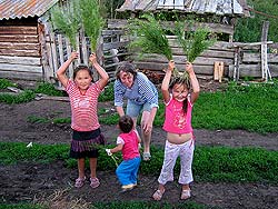 Горный Алтай : Отчет о походе  харитоновцев на восток : Кучерлинские дети