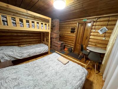 Трехкомнатный дом с печкой (4+4+2 мест)