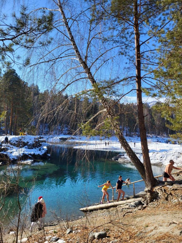 Голубые озера Алтая в Аскате февраль 2025