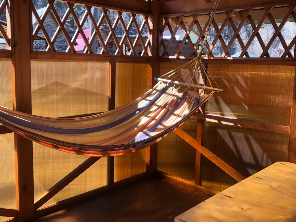 Беседка с гамаком.