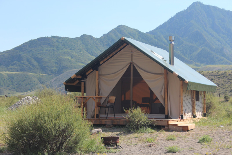 Глэмпинг на Алтае