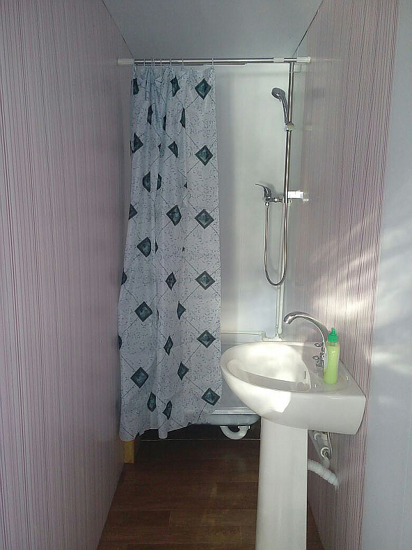 Утепленный душ для аилов на территории