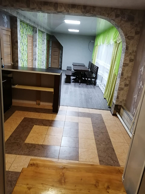 Зал с телевизором на I этаже