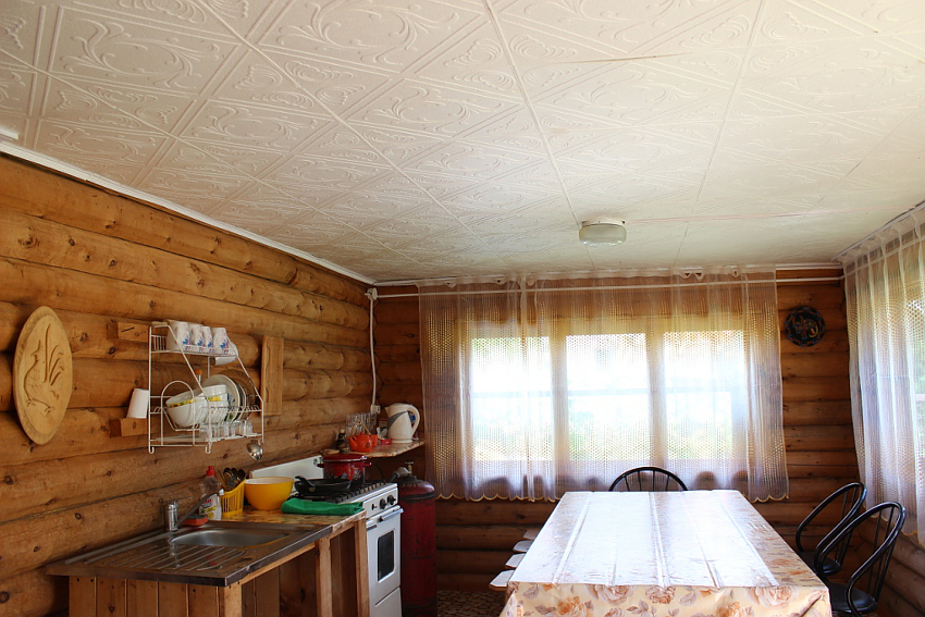 Кухна на I этаже домика