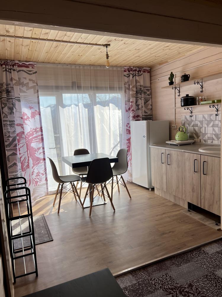 4-хместный домик с кухней-гостиной и спальней