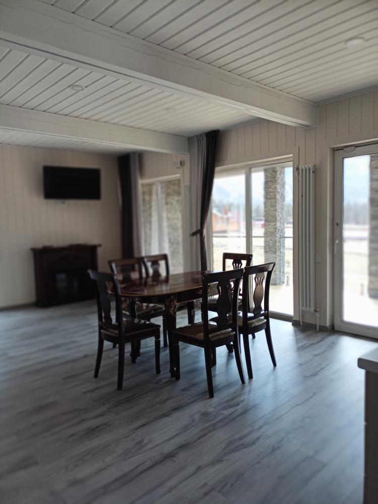 Гостиная-кухня в Коттедже