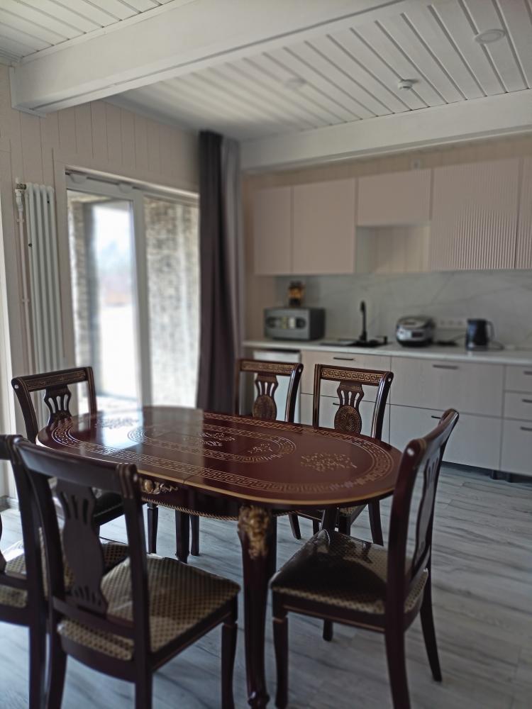 Гостиная-кухня в Коттедже