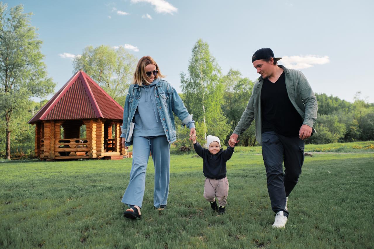 Беседка на берегу реки