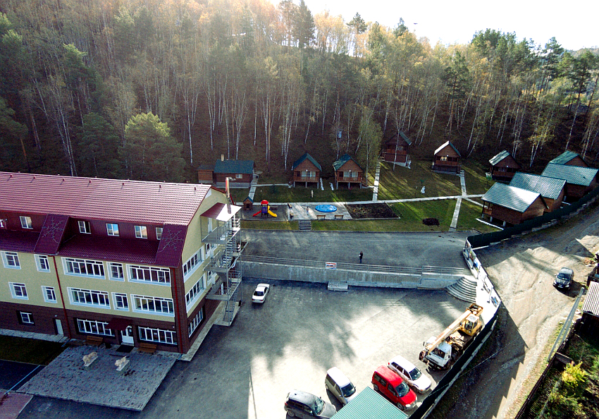 Корпус и летние домики