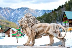 На территории Роял Комфорт зимой