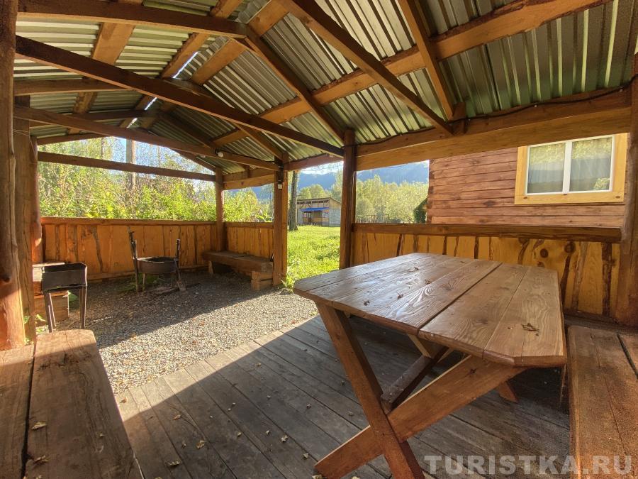 Беседка около Дома №6