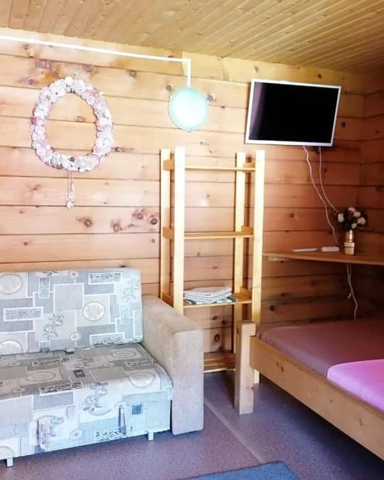 2х местный благоустроенный номер в летнем доме [максимум 3 человека] 