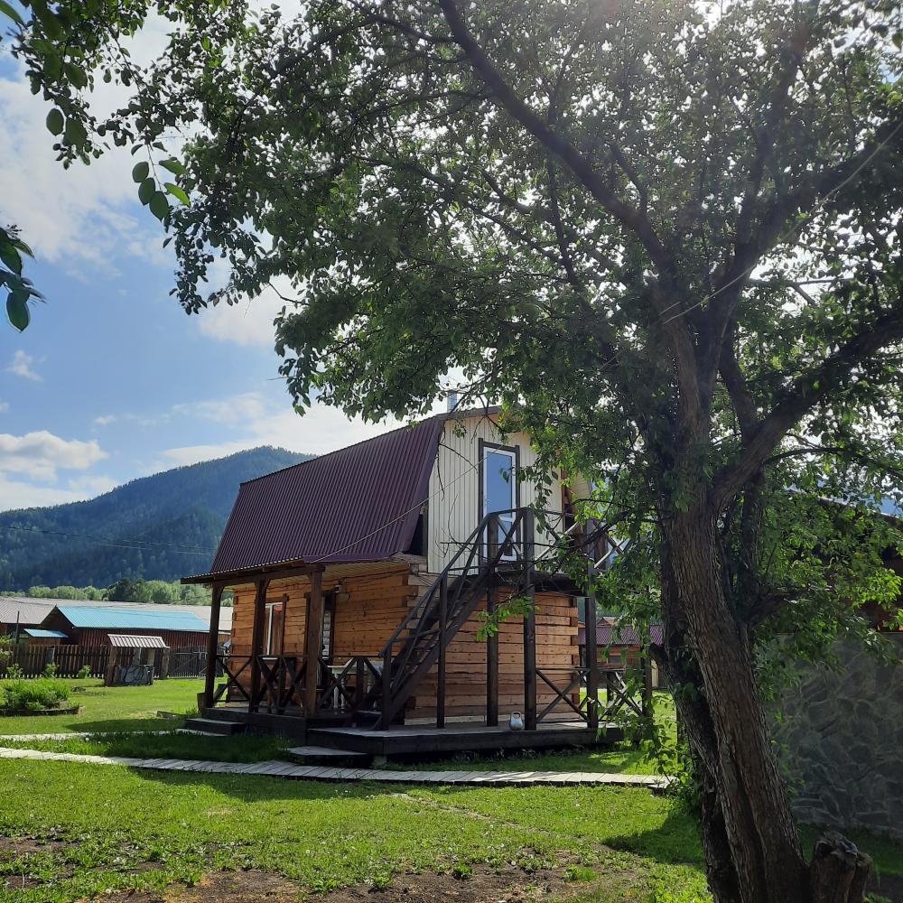 Домик с мансардой комната с печкой на первом этаже