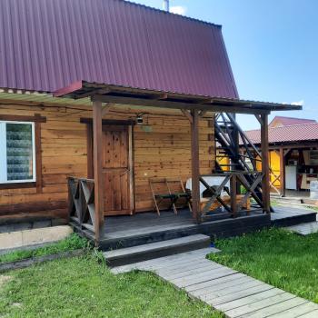 Домик с мансардой комната с печкой на первом этаже