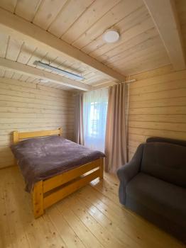 Дом  на 2-5 человек с кухней и телевизором