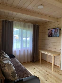 Дом  на 2-5 человек с кухней и телевизором