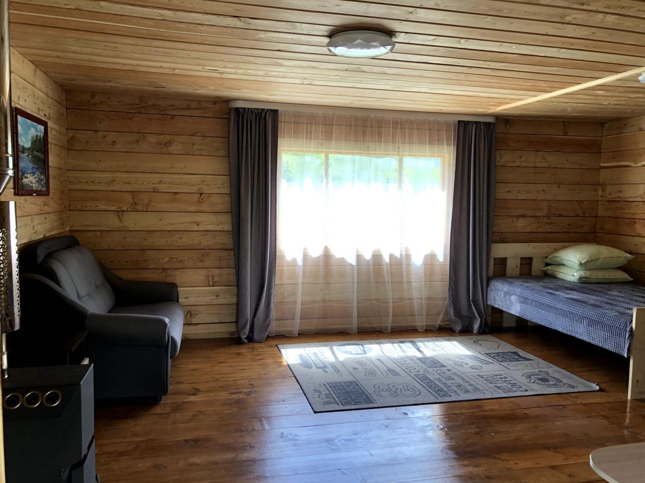 Домик 6-местный с печкой 