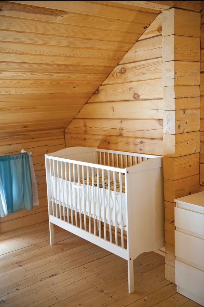 Детская кроватка ( предоставляем бесплатно)