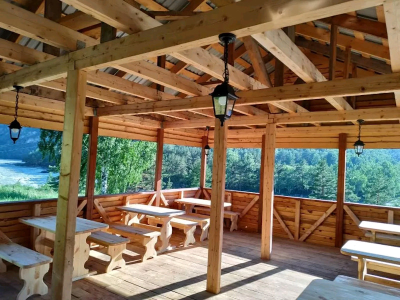 Беседка у реки Чемал Алтай