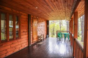 Коттедж из сосны. Терраса