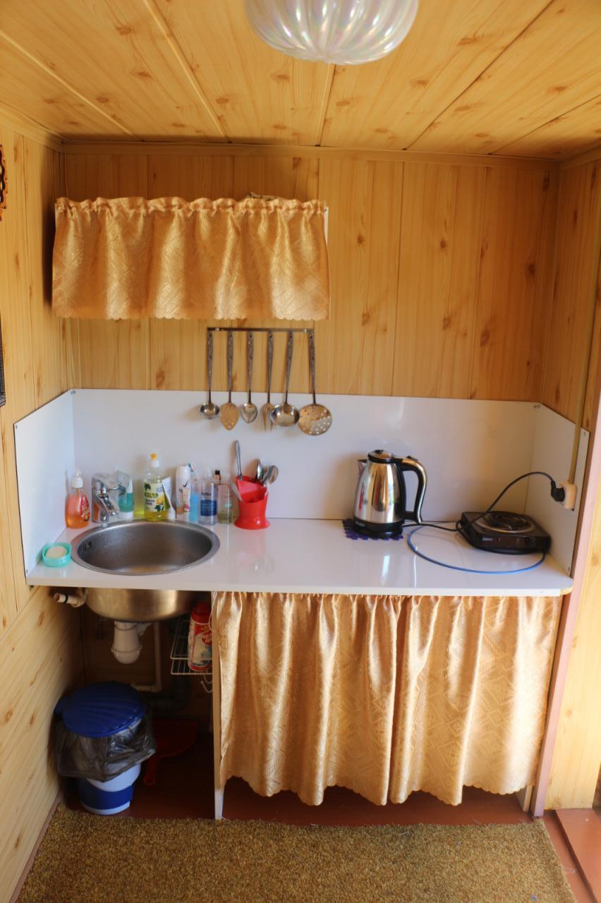 Кухня в доме "Александрия" в Чемале