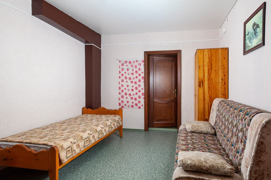 Номер с удобствами на этаже