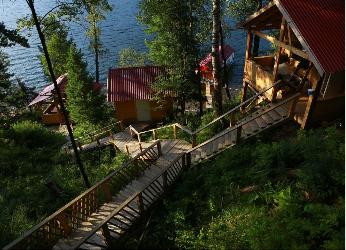 Терраса для ретрита спуск к Телецкому озеру