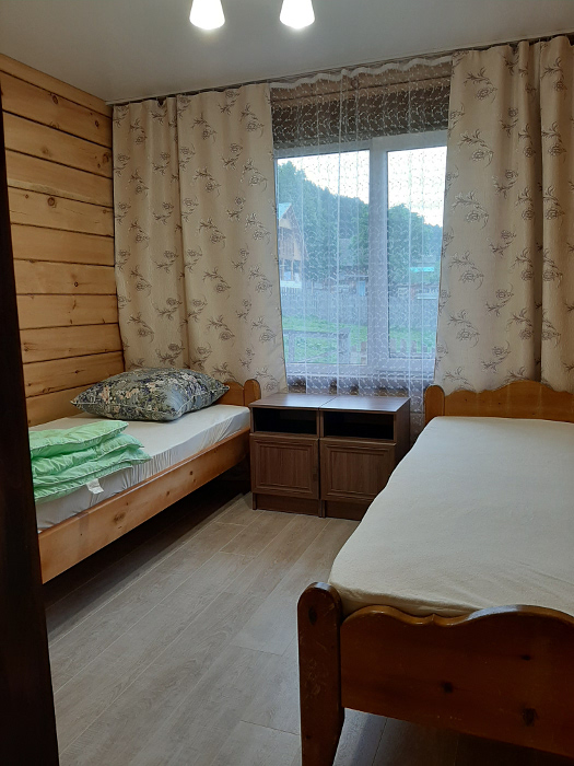 Коттедж с террасой и балконом