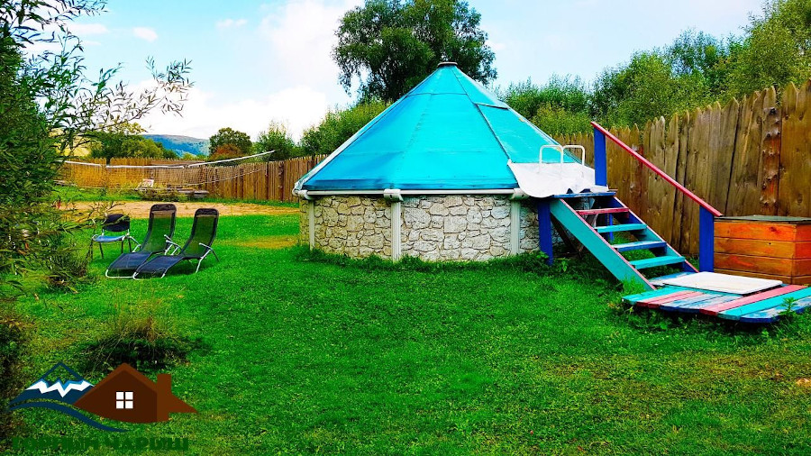 Крытый бассейн