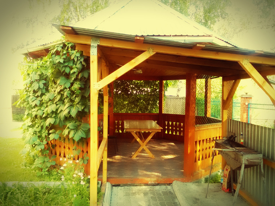 Беседка на Территории