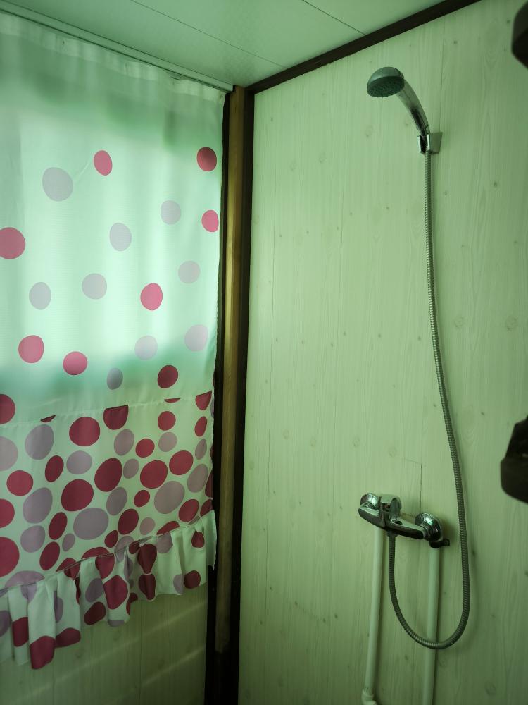 Душ на территории